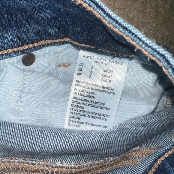 American Eagle Stretch Mom Jean 2 short - Picture 5 of 5